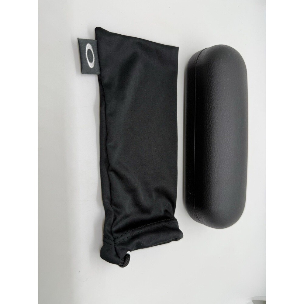OAKLEY Eyeglass CASE, Black Hard Shell, Pill design+ Pouch! Pre-Owned, 9/10 cond